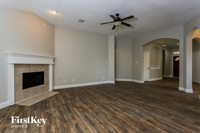 Photo - 18414 Bluff View Dr