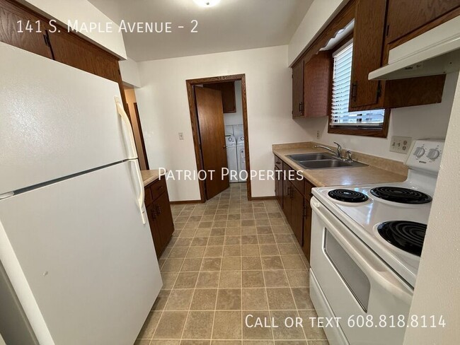 2 Bedroom/ 1 Bathroom in Slinger, WI - 2 Bedroom/ 1 Bathroom in Slinger, WI Apartment Unit 2