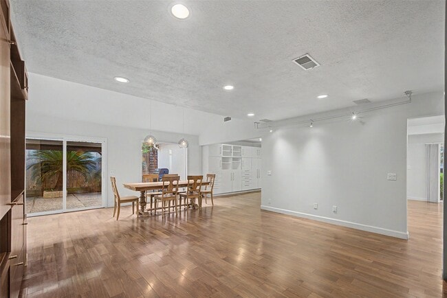 Photo - 2723 Nottingham St