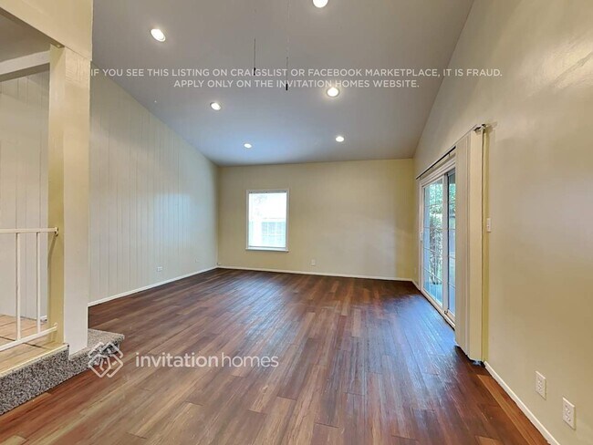 Photo - 7000 Comanche Ave