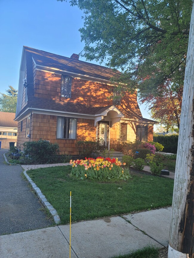 Frente - Casa - 46 Cherry Ln Unidad B1