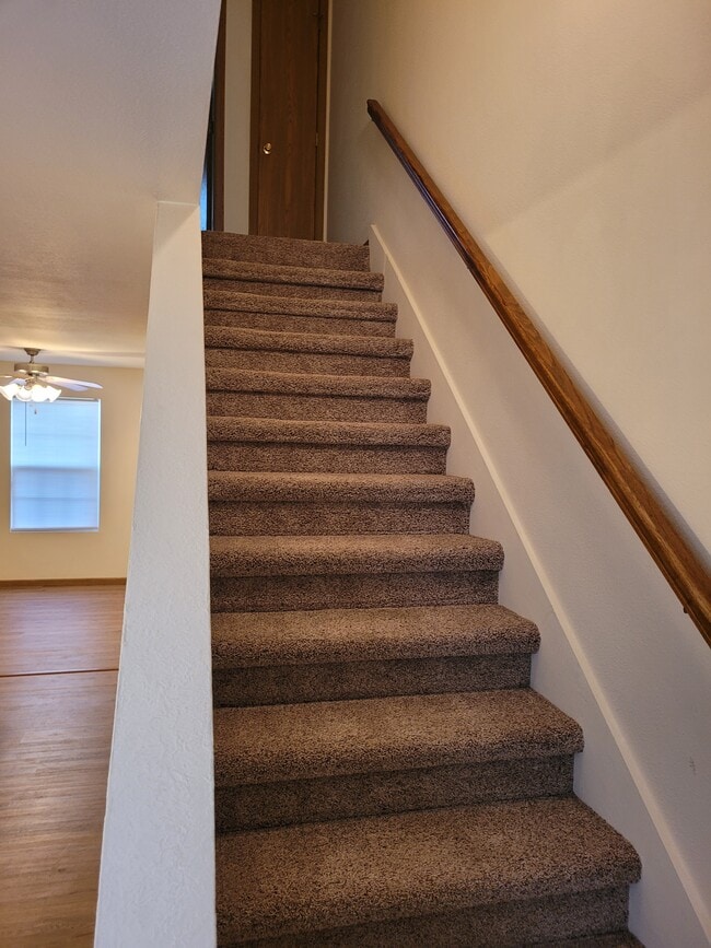 Photo - 25 Peartree Ln