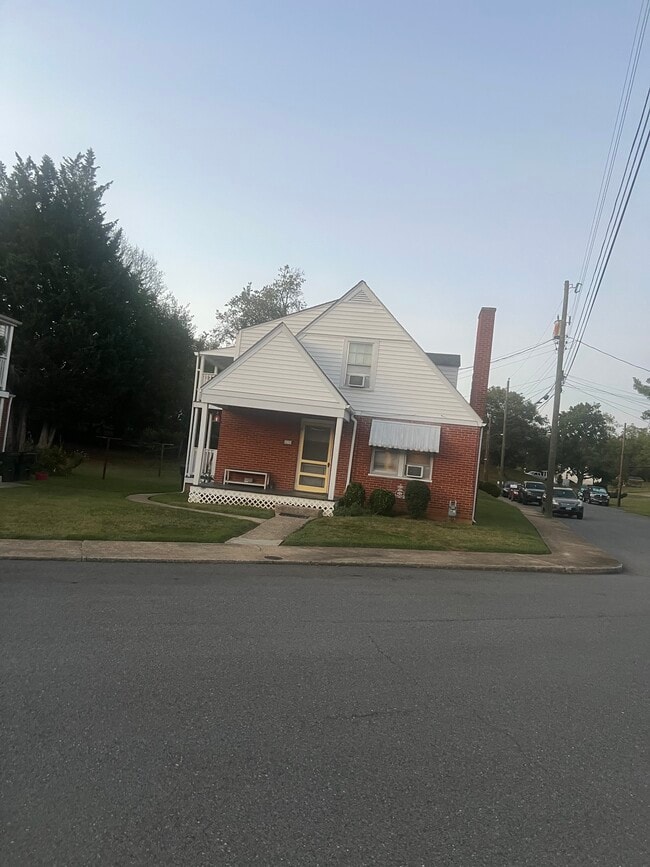 428 Benson St Unidad Number B