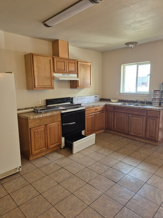 Photo - 402 Mineral Ave