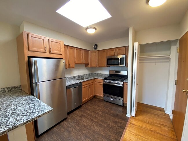 Bright and Welcoming Kitchen - 2230 N Orchard Apartments