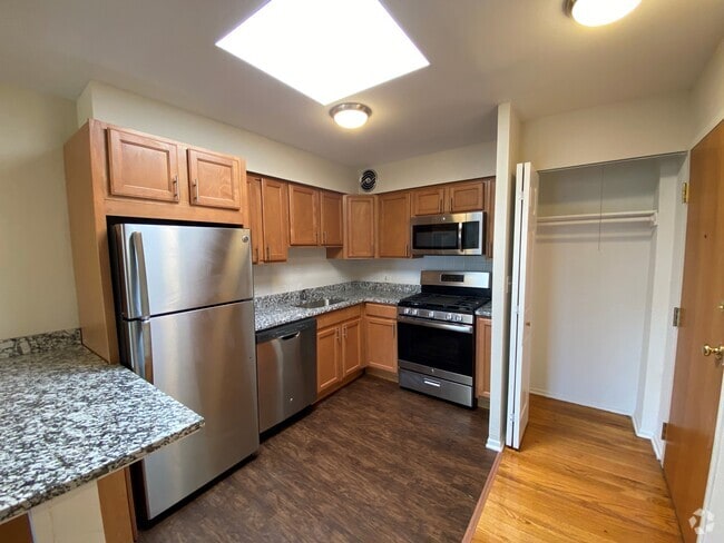 Bright and Welcoming Kitchen - 2230 N Orchard Rental