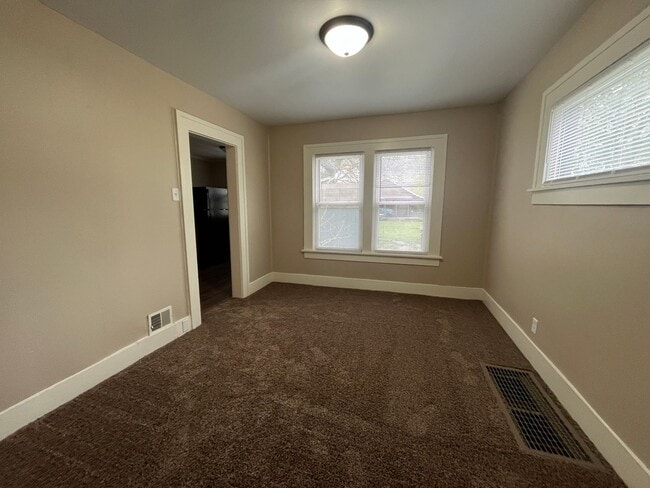 Photo - 2945 Smith St