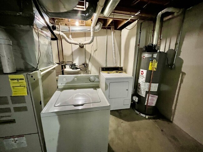 Photo - 911 Old Hickory Ln