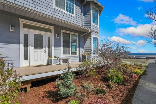 Photo - Spectacular Water Front Home With a Short Term  Lease to Start!