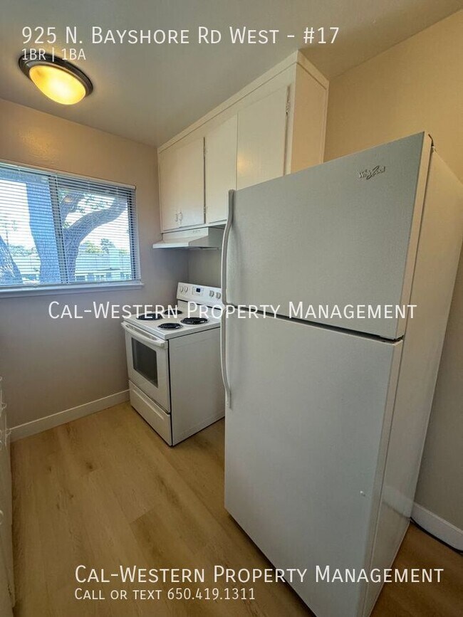 Photo - 925 N Bayshore Rd W Unit #17