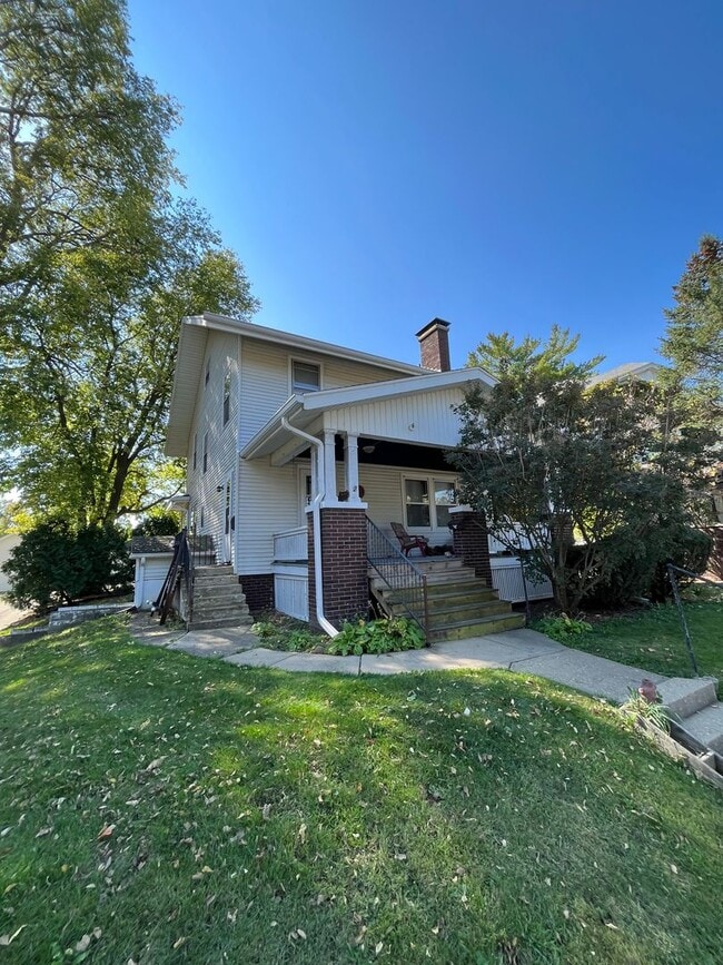 Building Photo - 307 Phoenix Ave Unit 307 1/2 Phoenix Rental