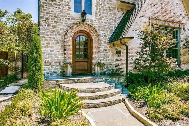 Photo - 3909 Greenbrier Dr