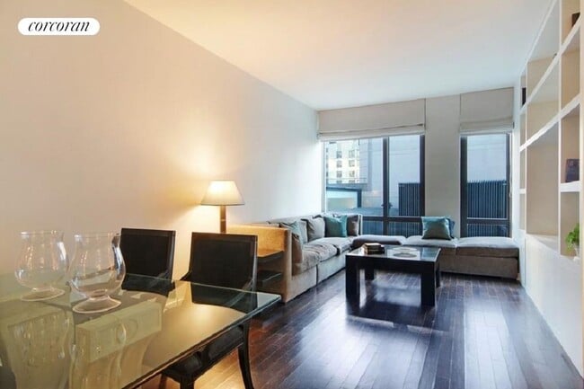 Building Photo - 101 Warren St