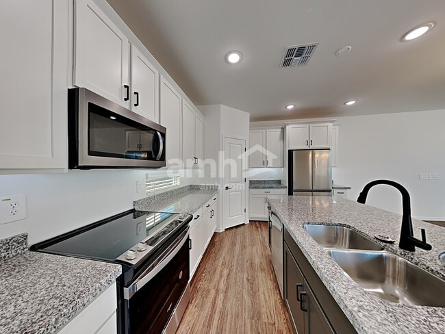 Photo - 795 S 150th Dr
