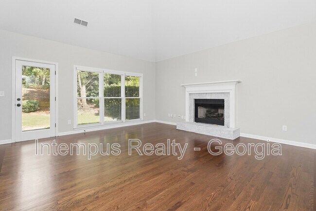 4241 Moccasin Trail