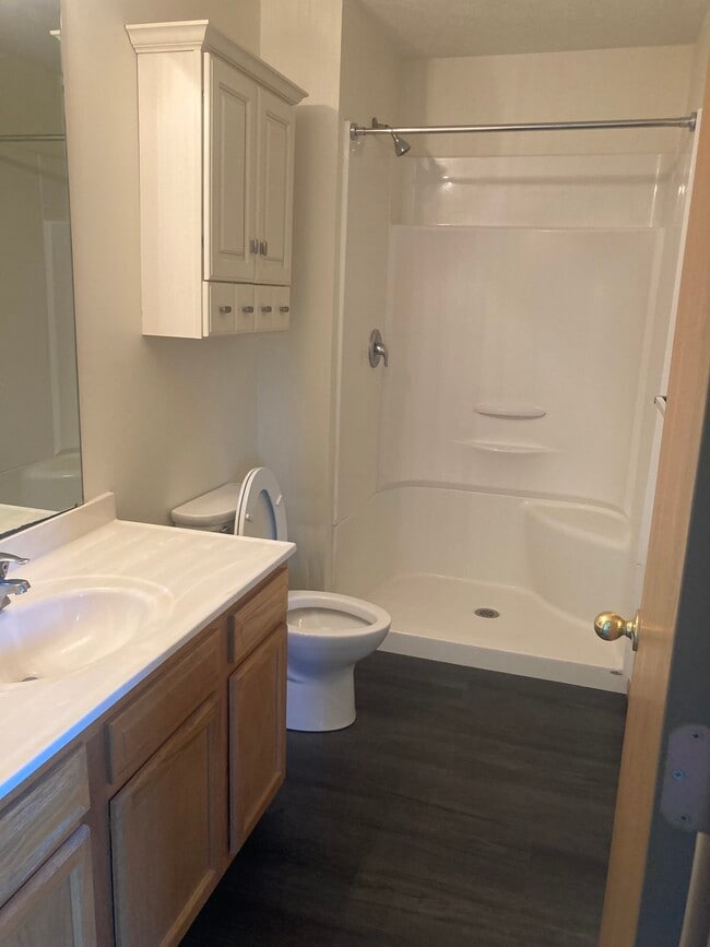 Master bath - 1400 Benbrandon Ct Unit 1400