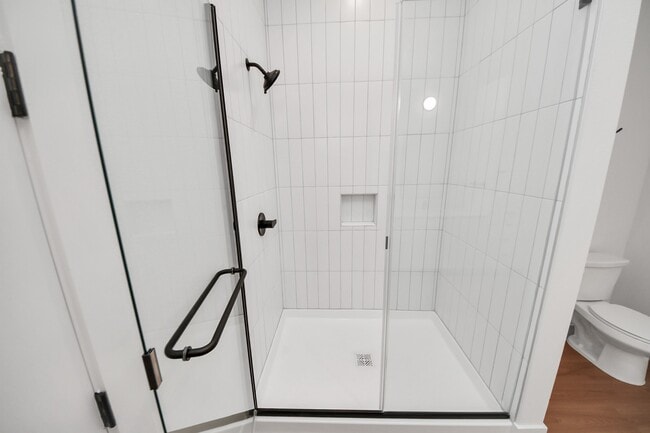 Building Photo - 2810 Riverby Rd Unit 545