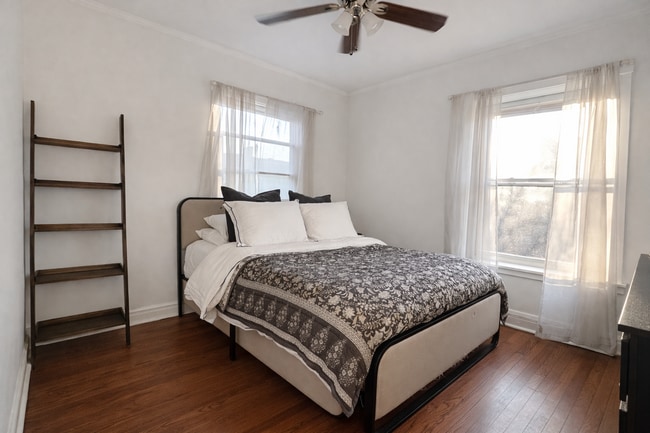 Photo - 652 W Oakdale Ave