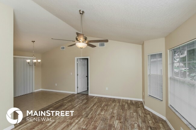 Photo - 874 Altona St NW