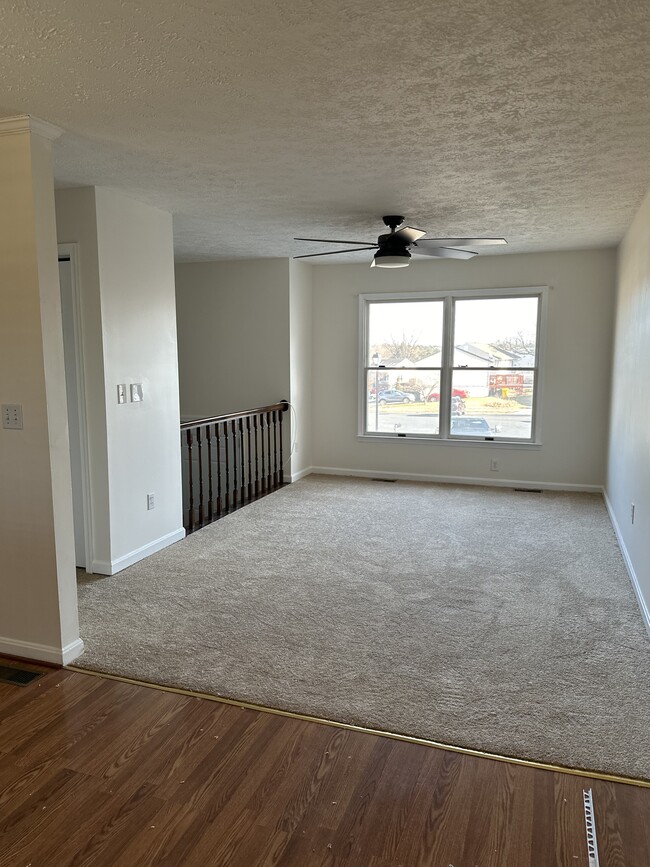 Photo - 7542 Knoll Acres Rd