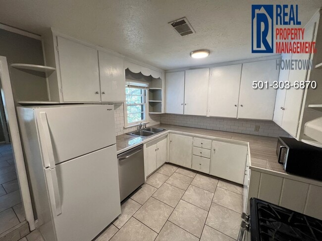 Photo - 4424 East Dr