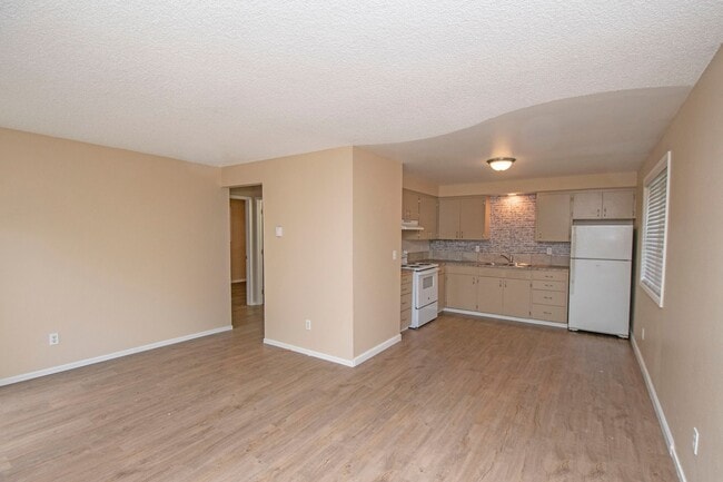 Photo - Cozy 2BD Duplex With Driveway Parking In Rose Village Neighborhood!