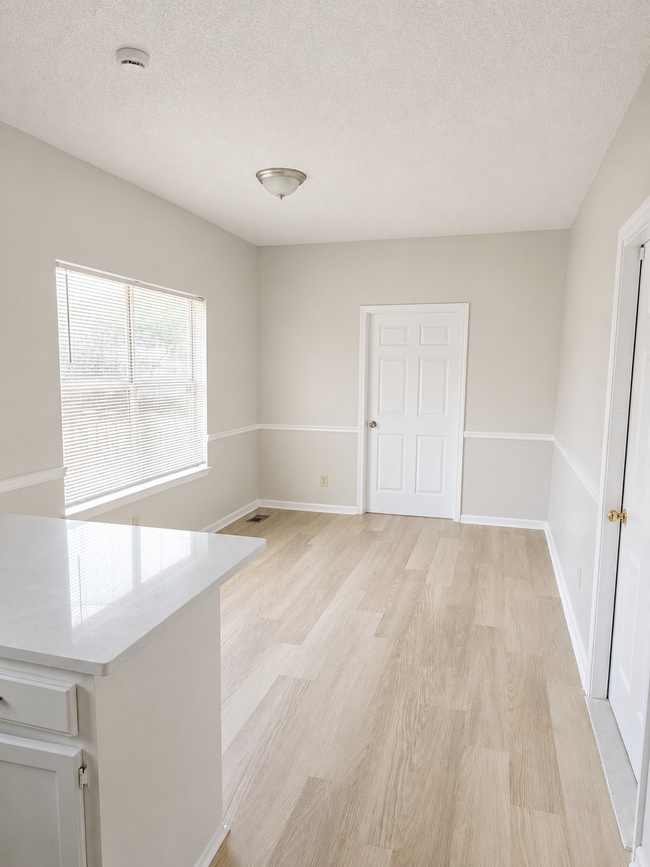 Photo - 127 Amberwood Dr