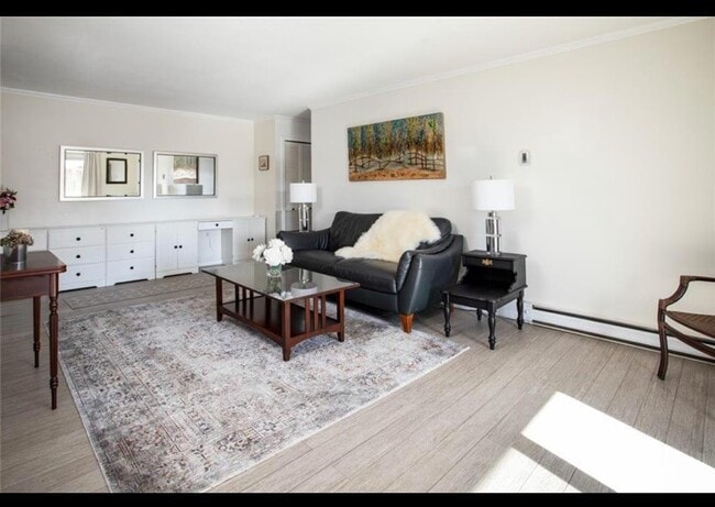 23 Bullocks Point Ave Unit 2C