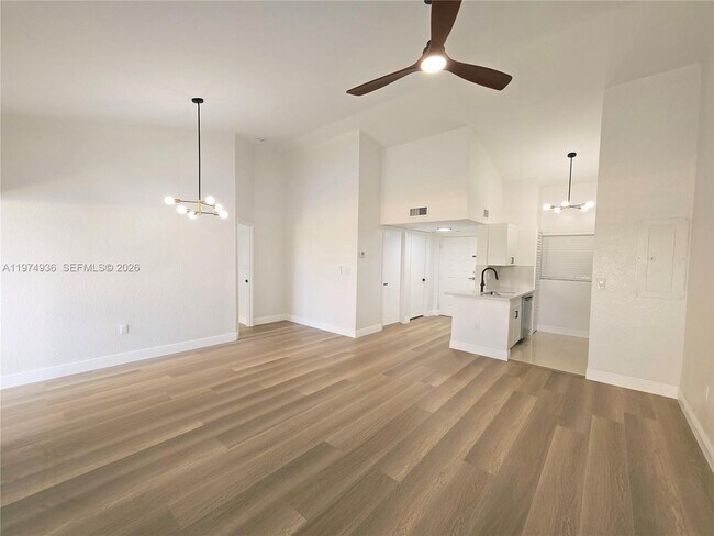 Photo - 2881 N Oakland Forest Dr Unit 310