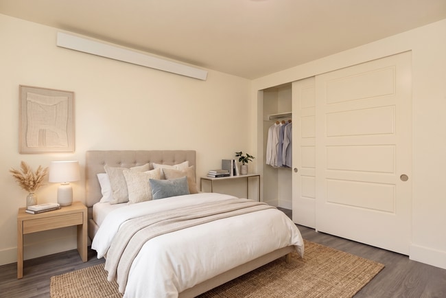 Photo - Seattle 3 Bedroom Apartment for Rent | Newly Remodeled Home with In-Unit Washer/Dryer, Private En... Unit 5822