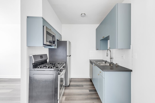 Photo - 2736 Pomeroy Ave