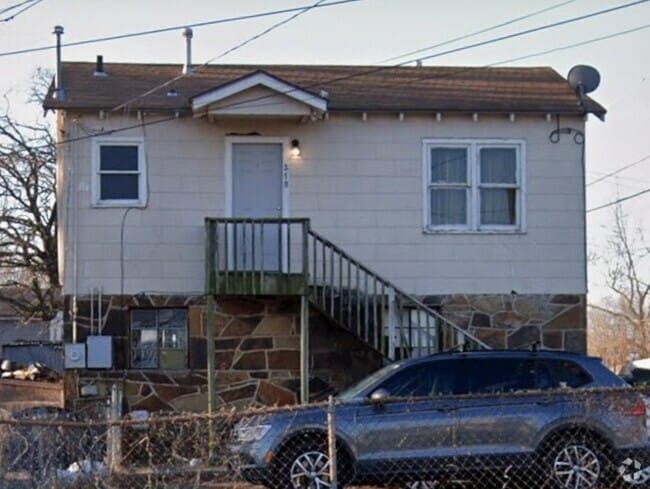Building Photo - 318 N Wilson Ave Rental