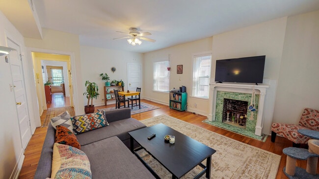 Photo - 3517 Wyandotte St Unit 3N