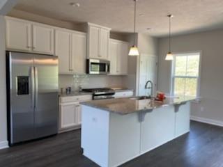 Photo - 305 Spruce Ln