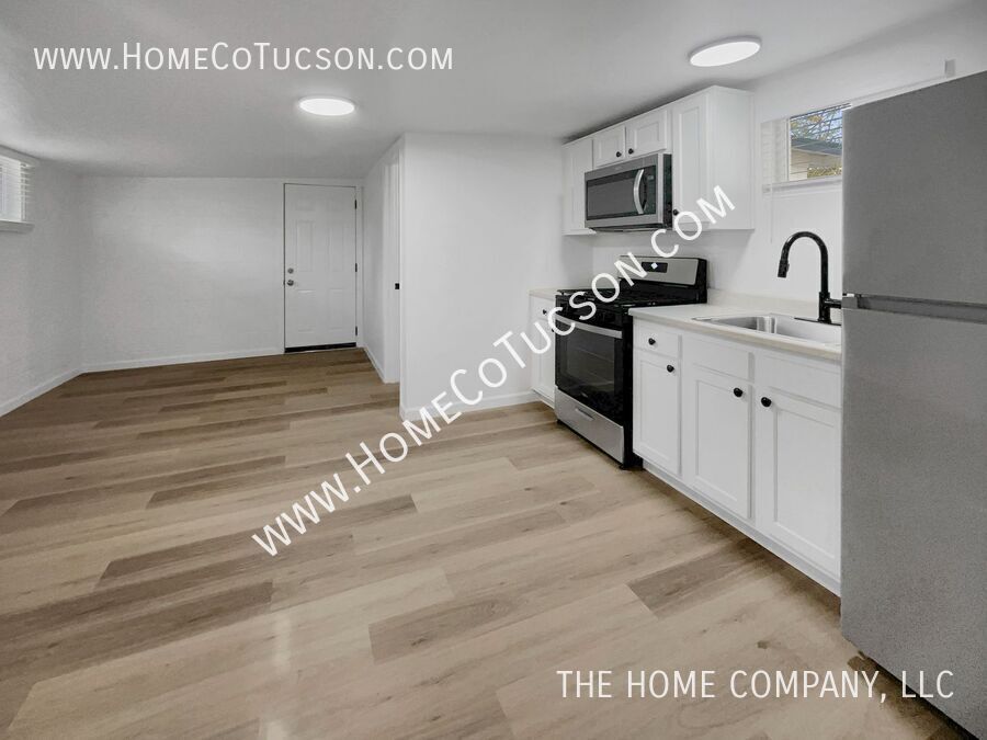 Photo - 1357 W TALISMAN STREET STUDIO-