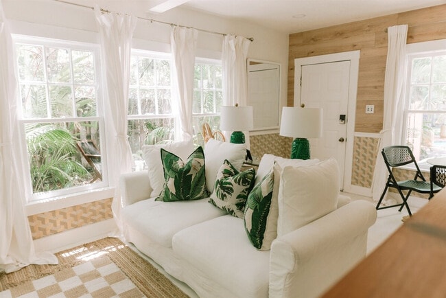 Building Photo - 442 27th St