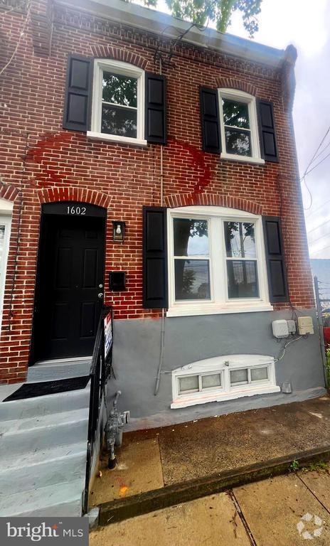 Building Photo - 1602 Thatcher St Rental