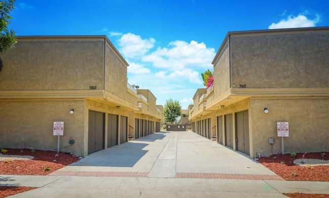 7912-7922 Aldrich Dr. - 7912-7922 Aldrich Dr. Apartamentos