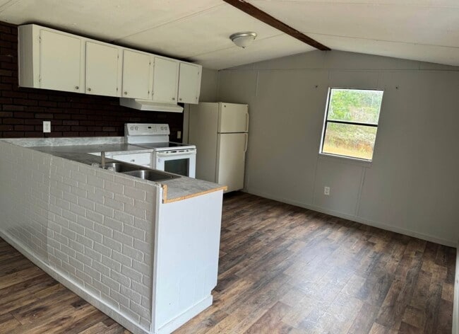 Photo - 1014 County Rd 21 N