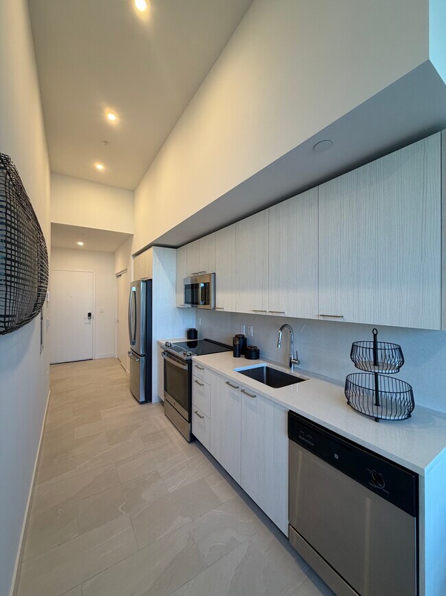 Photo - 170 NE 23rd St Unit T6