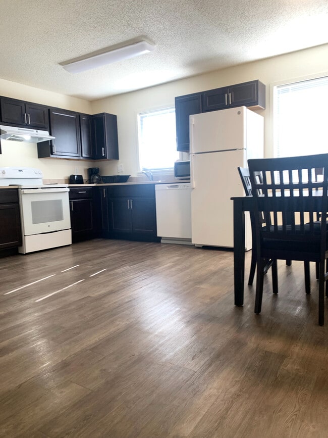 Ridgeview Heights - Newly Renovated Apts!