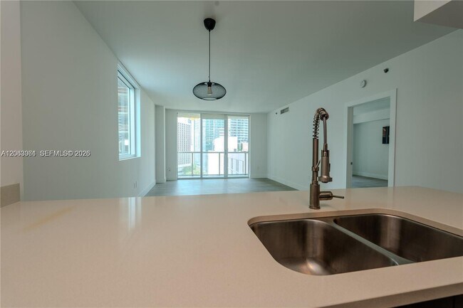 Building Photo - 500 Brickell Ave Unit 1207