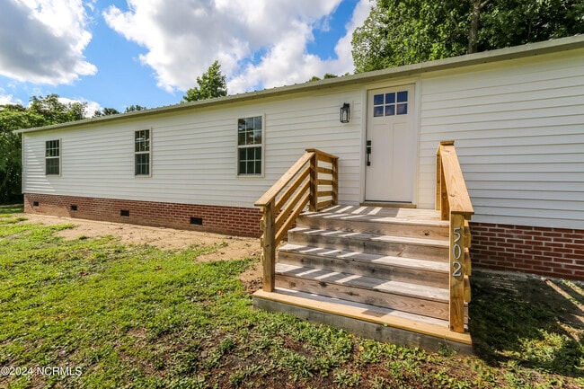 Photo - 502 E Branch Dr