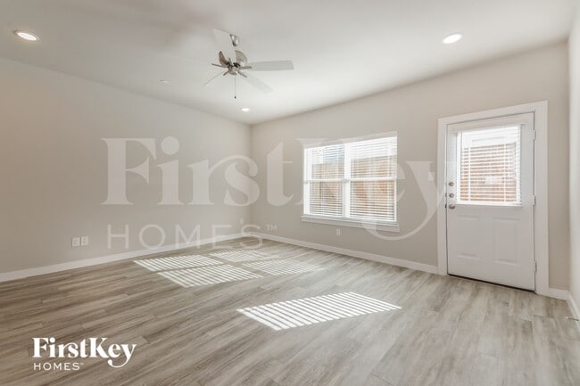 Photo - 322 Nima Ln