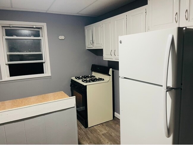 Building Photo - 292 Mill St