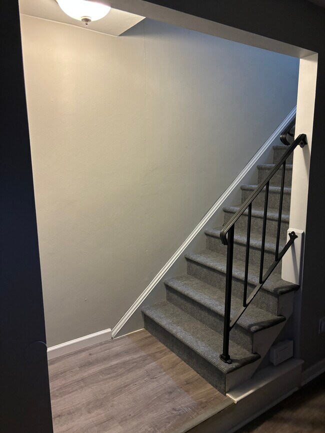 Photo - 834 N Grosvenor Ct