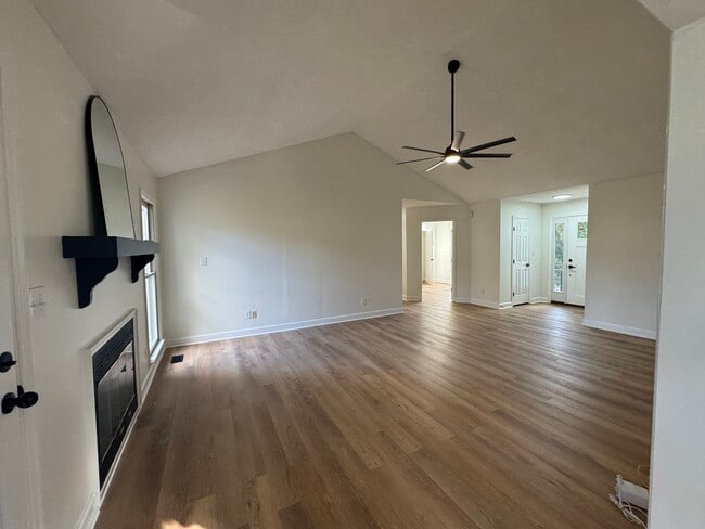 Photo - 1821 Swann St