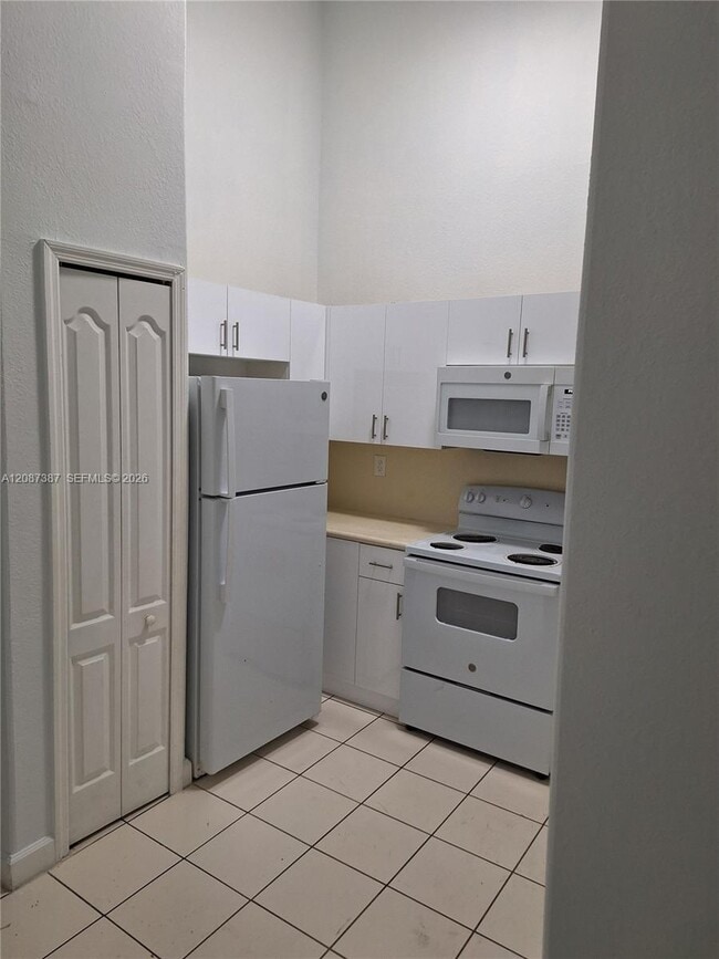 1666 SE 27th Ct Unit 204