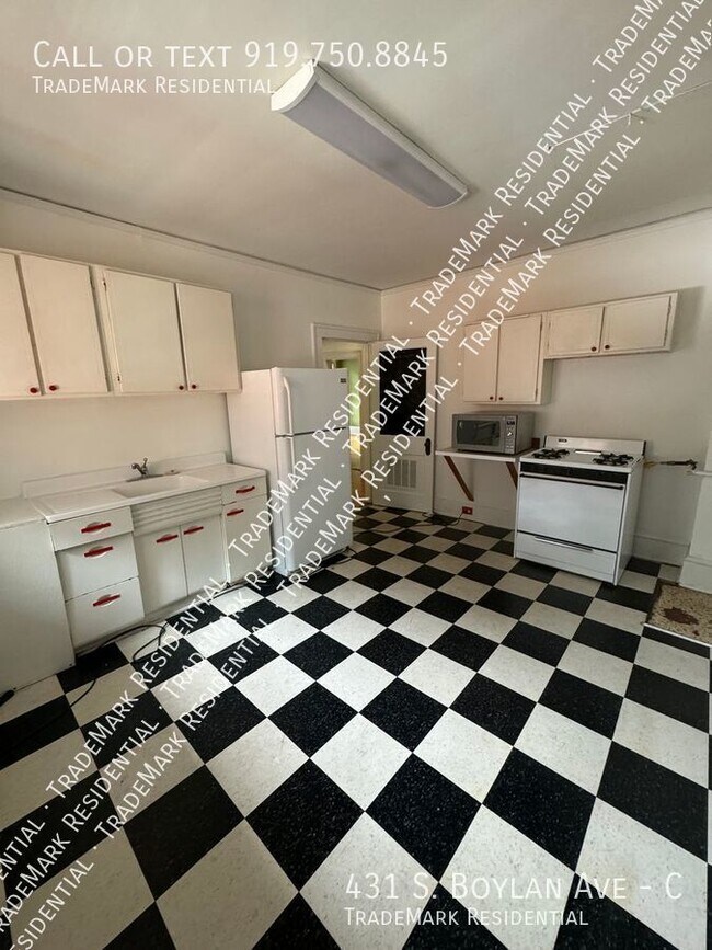 Photo - 2 Bedroom 1 Bath Apartment in Boylan Heights Unit C