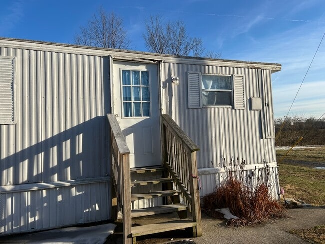 Building Photo - 475 Landis Ln